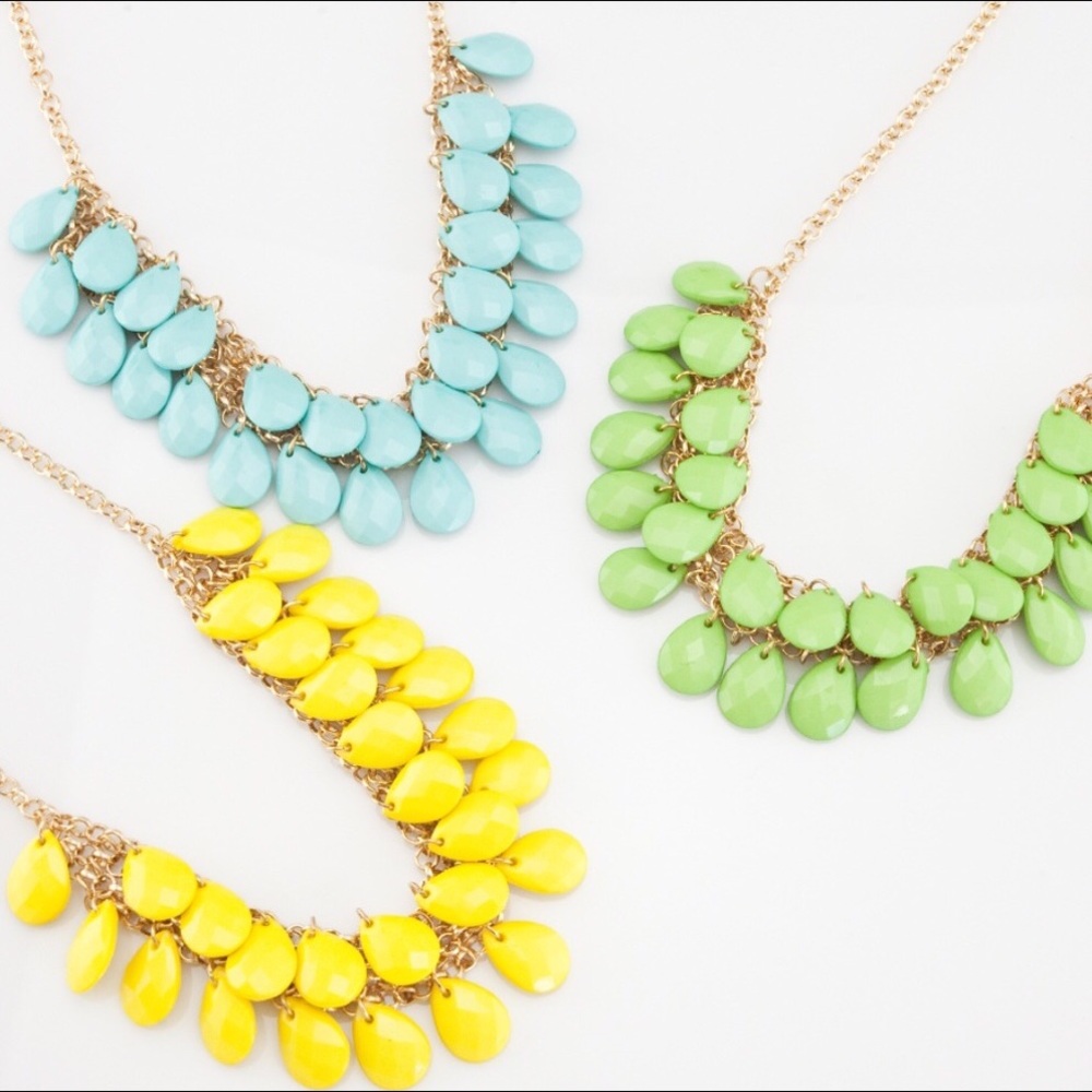 ⭐️ Teardrop Necklace